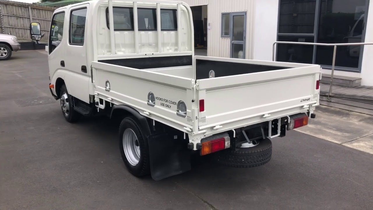 5890 2012 Toyota Dyna 2000kg D/Cab F/Deck