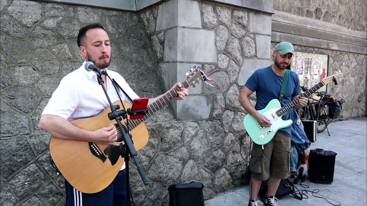 Bad Moon Rising (Creedence Clearwater Revival) Performed by Francesco Parodi & Jose Fondon