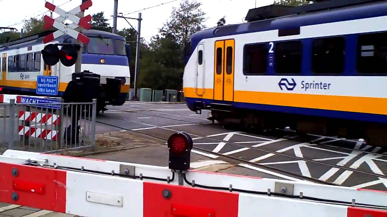 A railroad crossing in Hoorn