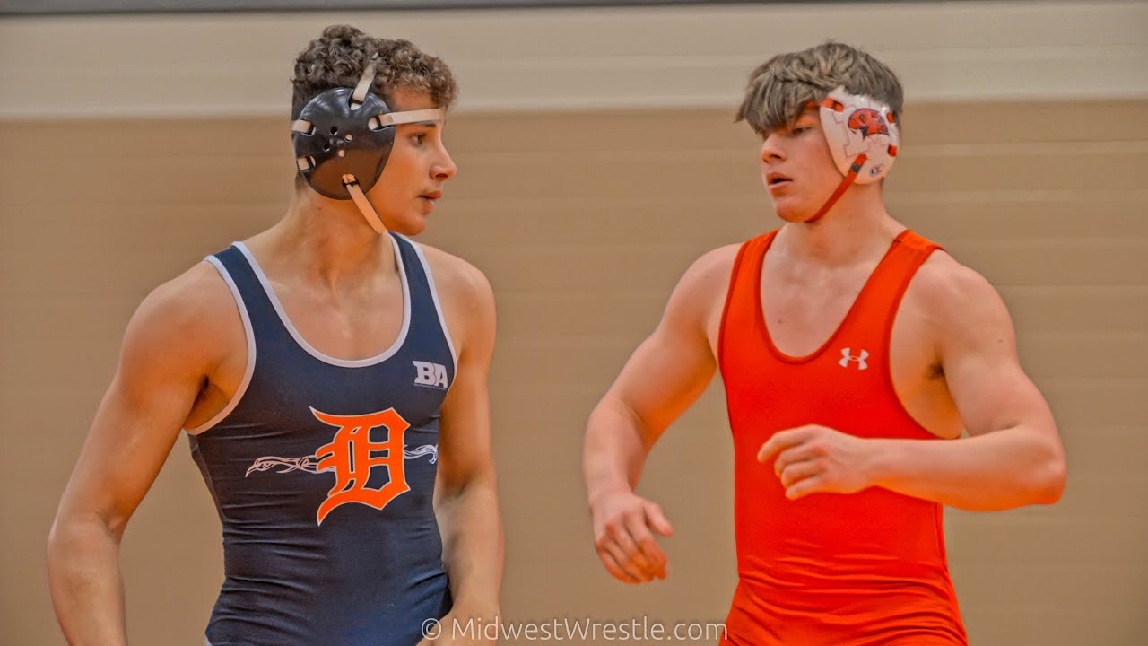 160 – Hussein Thahab {G} of DeKalb IL vs. Ryan Lanigan {R} of Chicago Marist IL