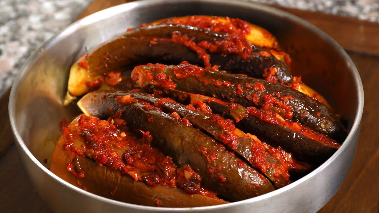 Фаршированный баклажан по-северокорейски, приготовленный на пару (Gochujang gaji-jjim: 고추장 가지찜)