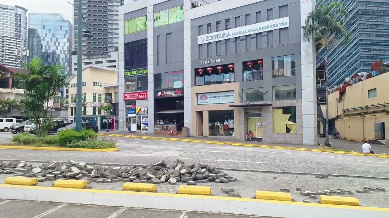 Huling Sulyap sa The Fort Strip BGC Bago  ang Redevelopment.