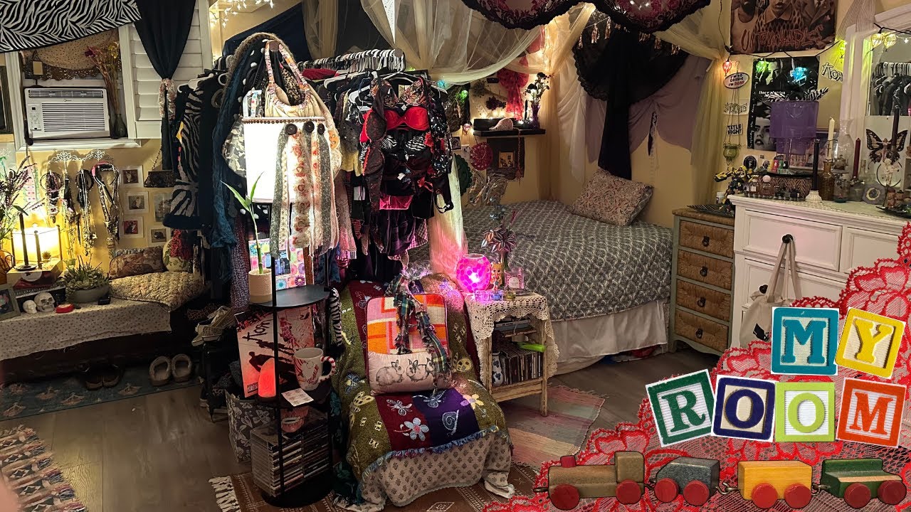 this is where I spend 98% of my time (a very detailed room tour)