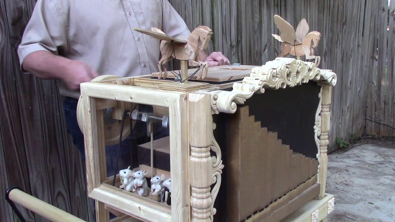 BUSKER ORGAN ITS A SMALL WORLD