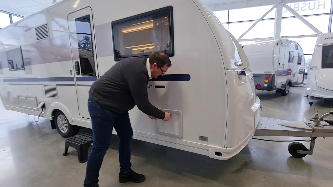 Ronny presenterar en Adria Alpina 613 UT årsmodell 2021