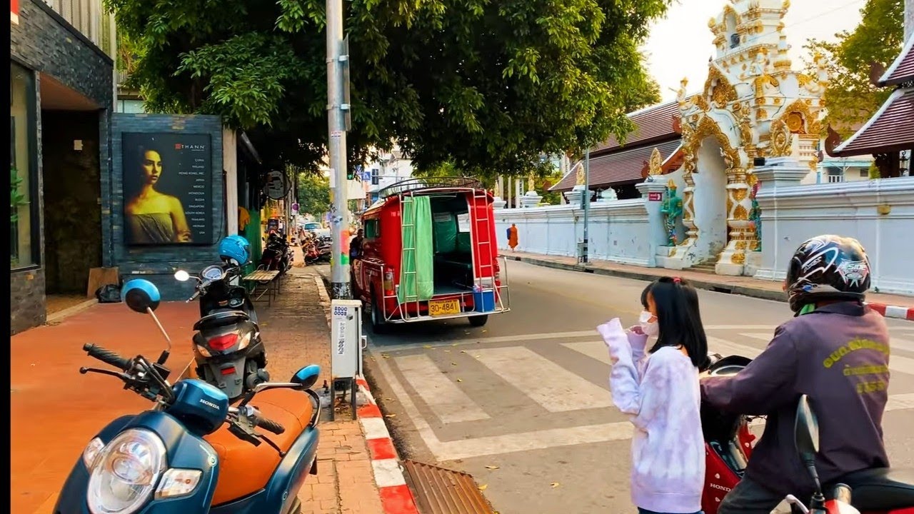 Chiang Mai OLD TOWN WALKING TOUR - Old City Walking Tour (2023)