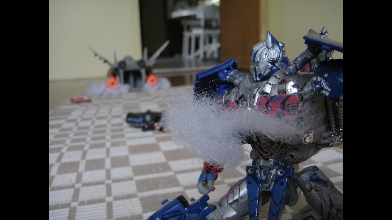 Transformers: AoE Galvatron vs Optimus Prime +Chicago chase scene