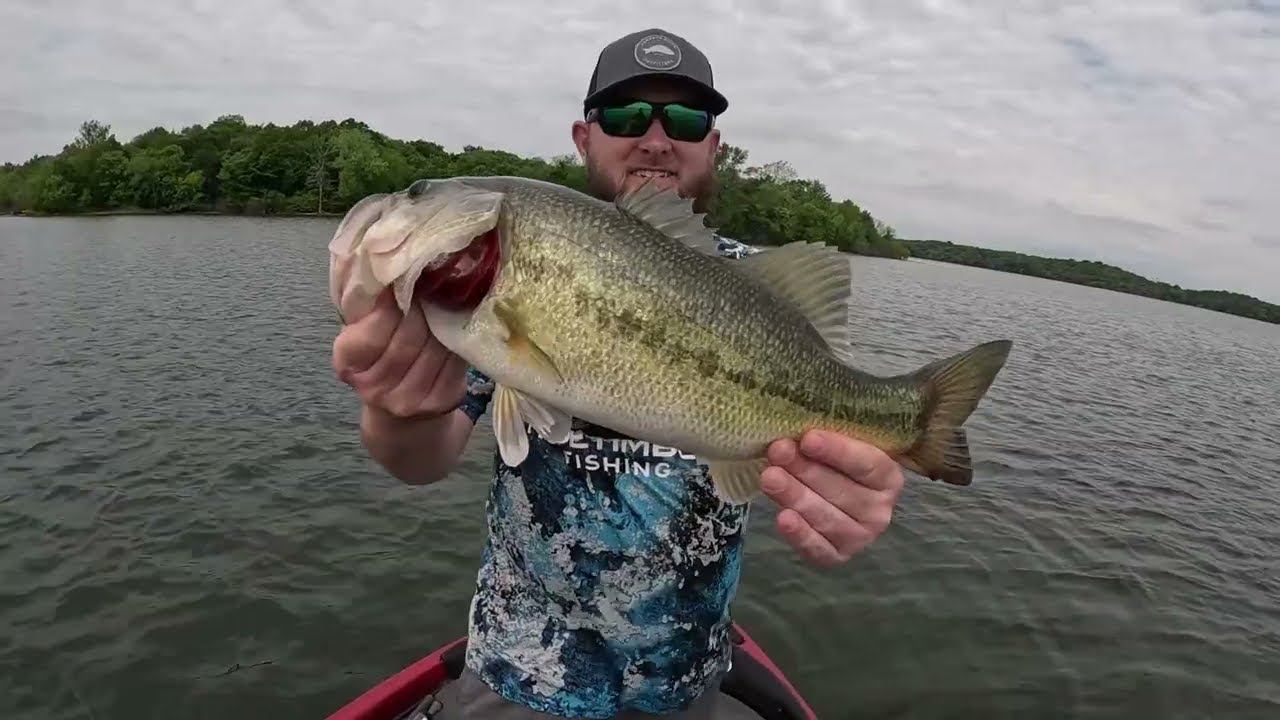 Hurricane Creek bass fishing on Percy Priest