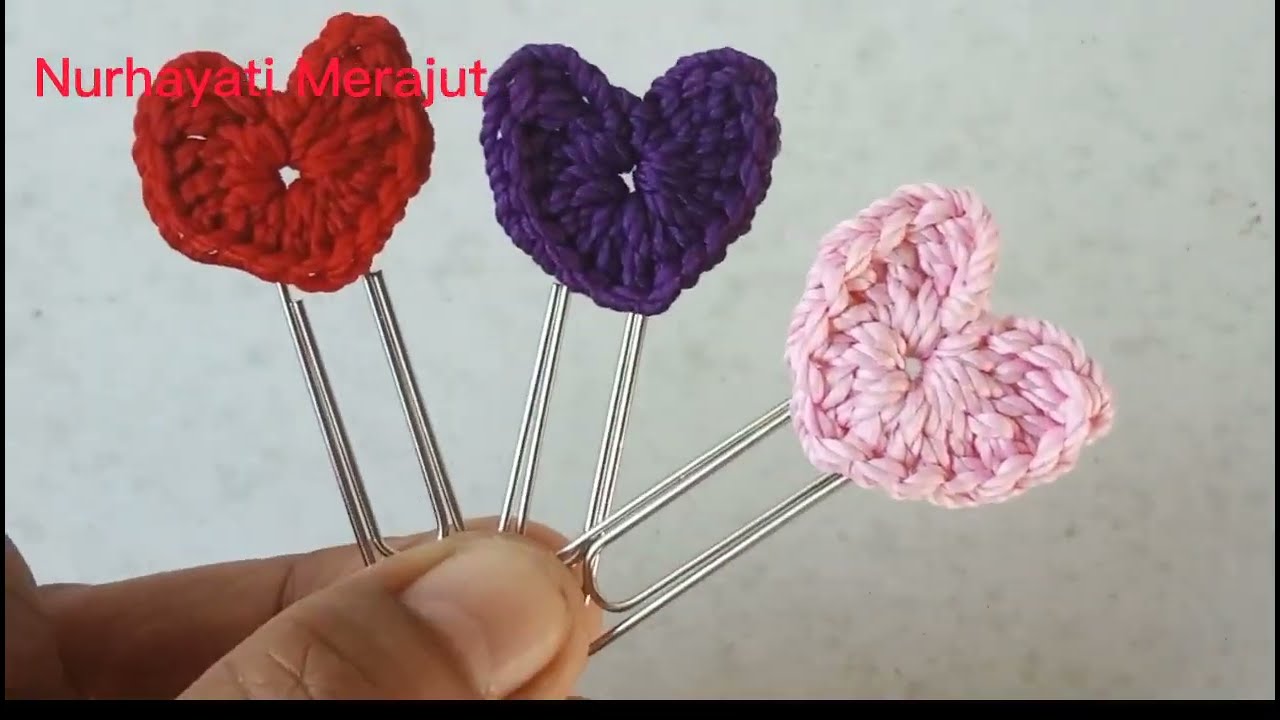 merenda paper clip motif love || crochet paper clip love,  crochet bookmark