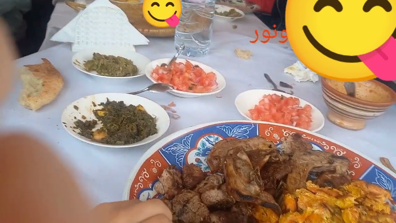 خريجة تافوغالت عند مطعم دار ولاد يعقوب