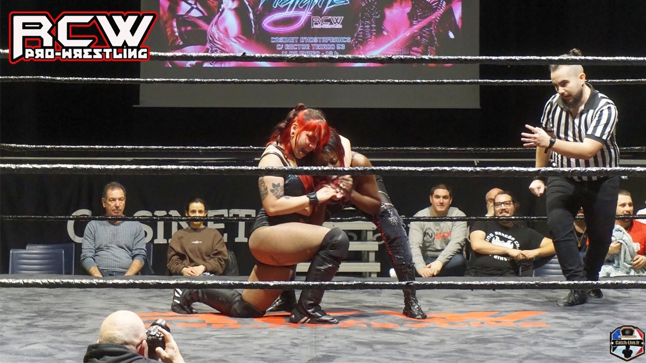 RCW HELLS GIRL Mercedes Blaze Vs Abril de la plata