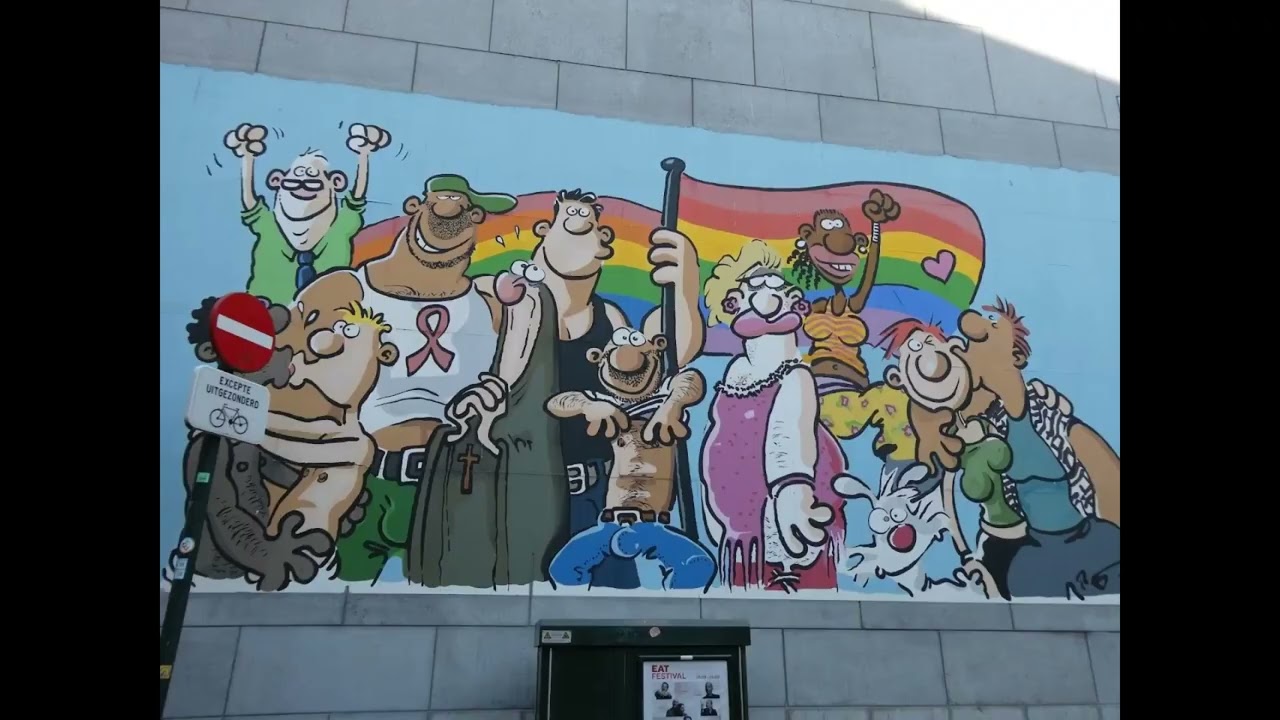 Street art in Brussels ! / brussels by foot! 🚶😉👭