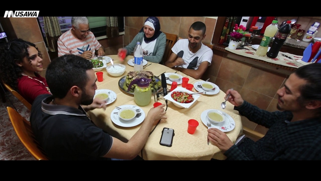 ’’  الطاولة بتجمع الناس وبتعمل لمة ’’ - عائلة زيبق - خراريف رمضان - ح3- قناة مساواة الفضائية