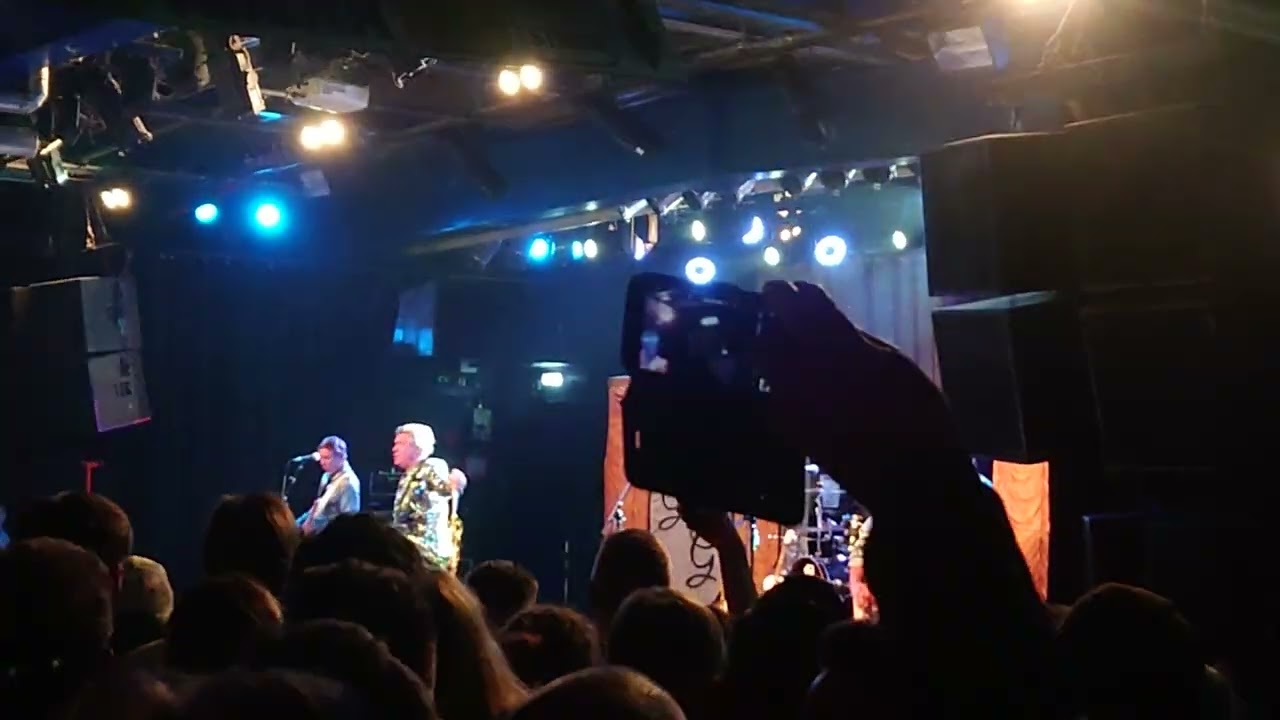 Me First and the Gimme Gimmes - Dancing Queen (08.08.2023, Live at Backstage Munich)