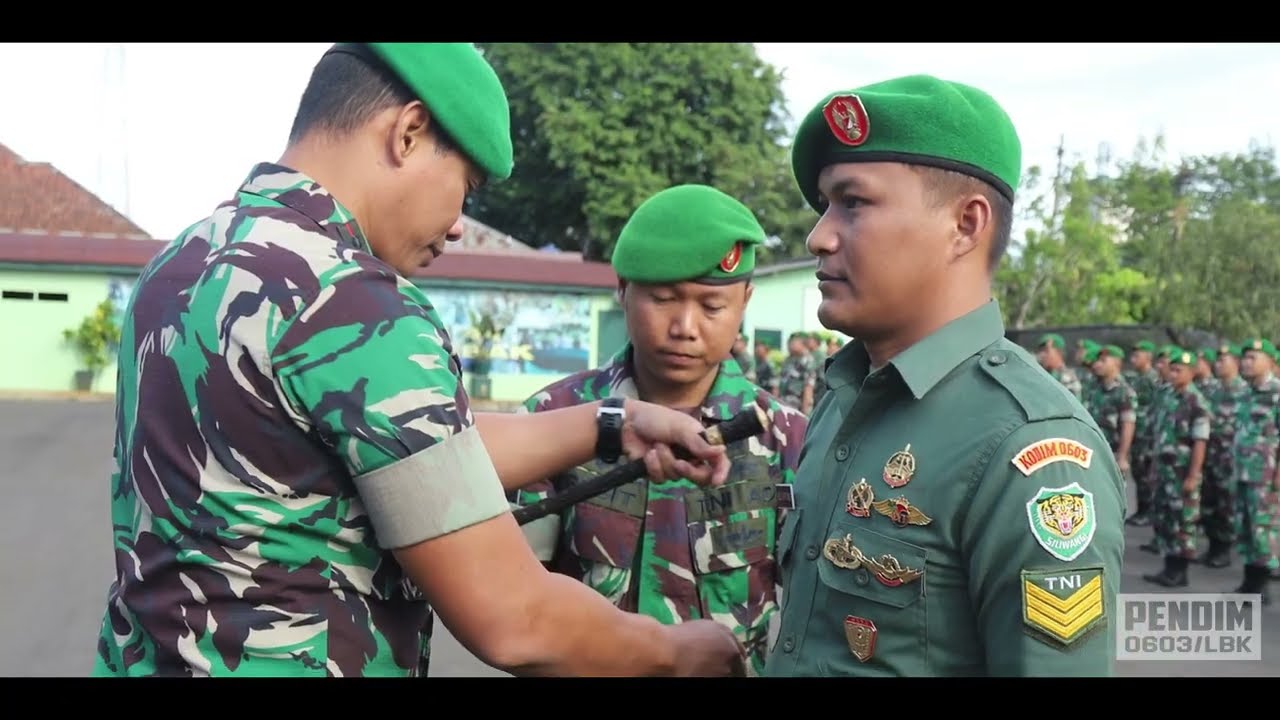 Upacara Tradisi korps Raport kenaikan pangkat anggota Kodim 0603/Lebak