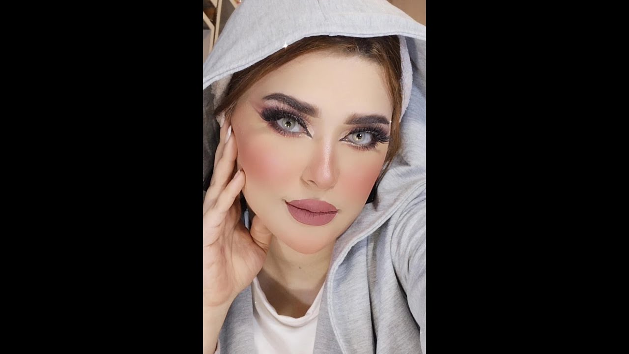 ميكاب فاخر من الاخر 😁😂لا و هكسب بنوته عدسات 😂💃اللينسيس