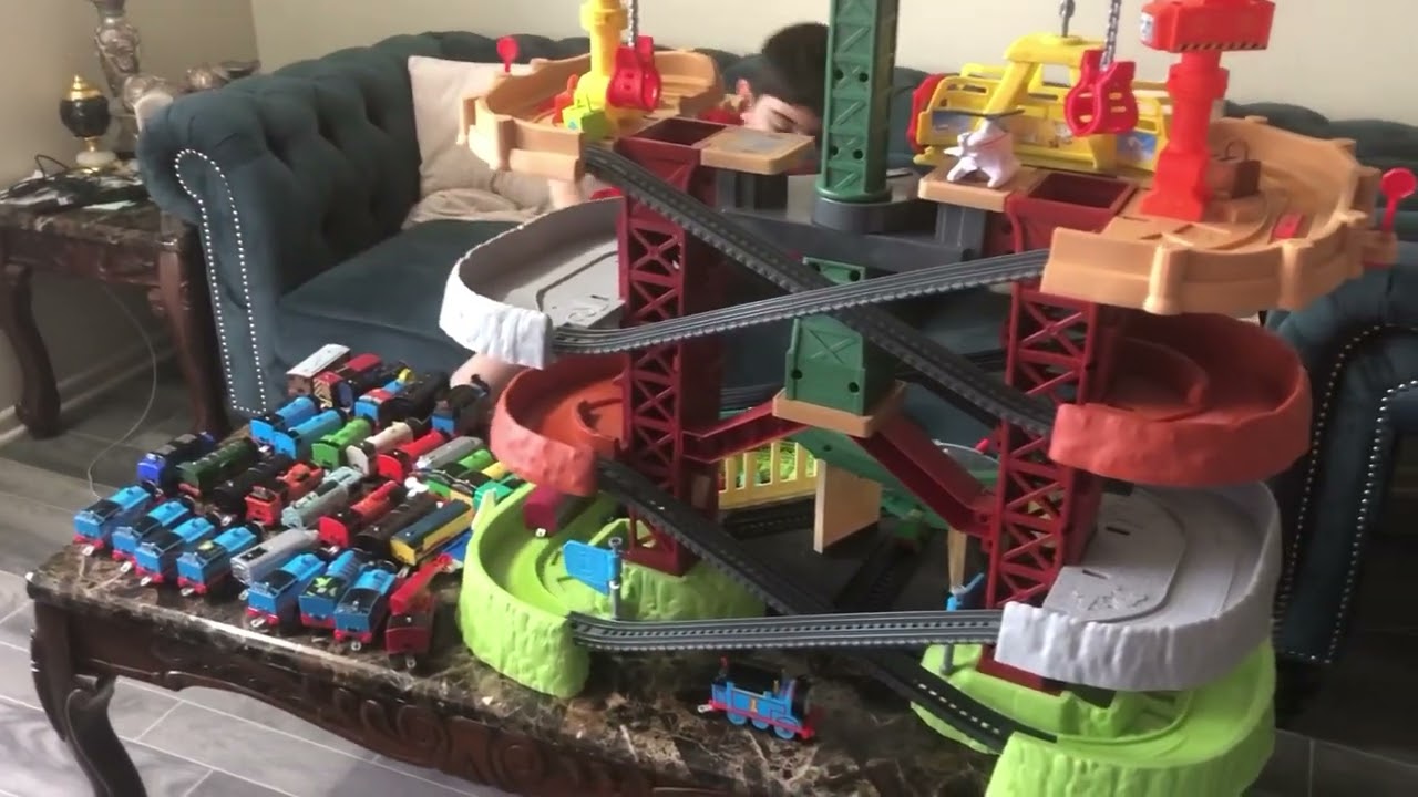 Simsim play time with Thomas and friends