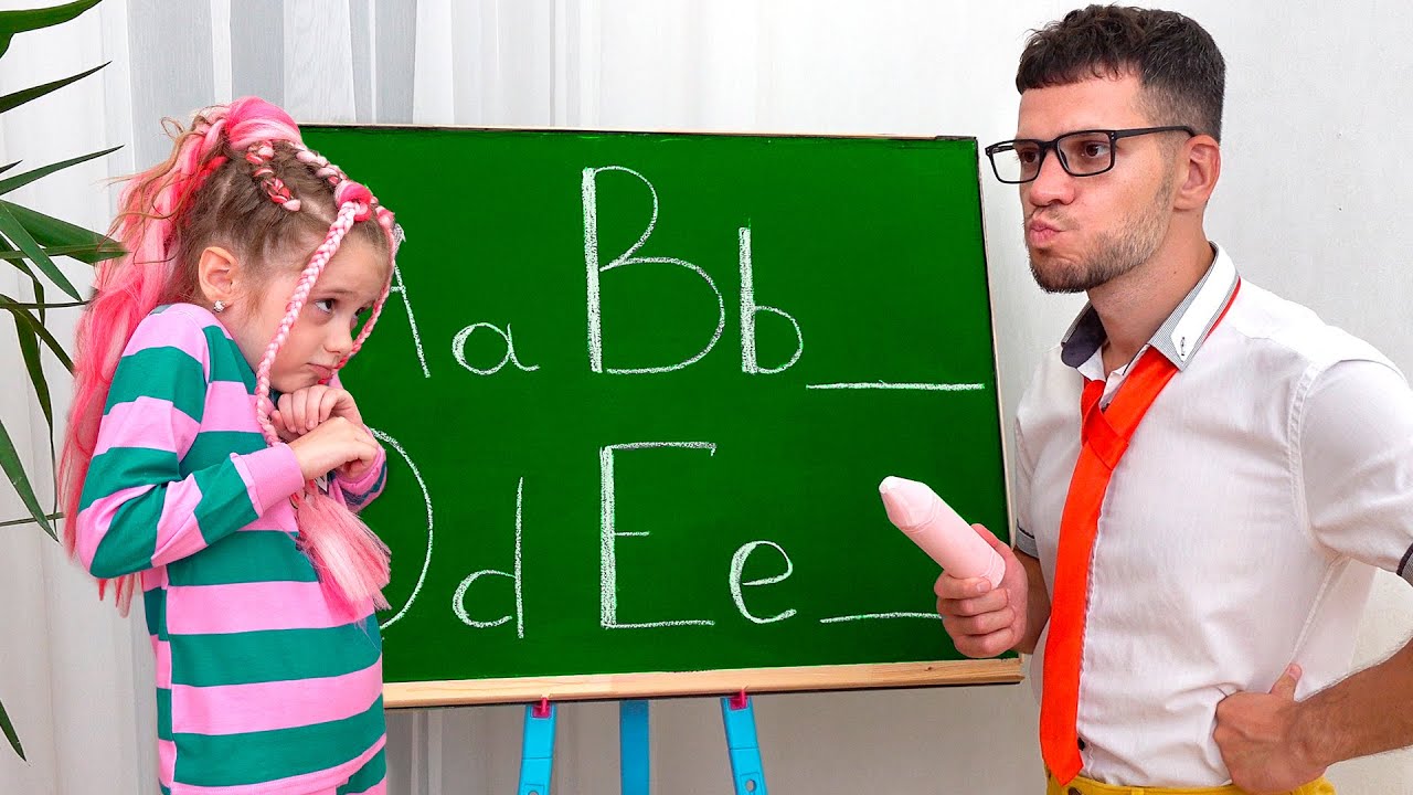 Eva and Dad are getting ready for school.