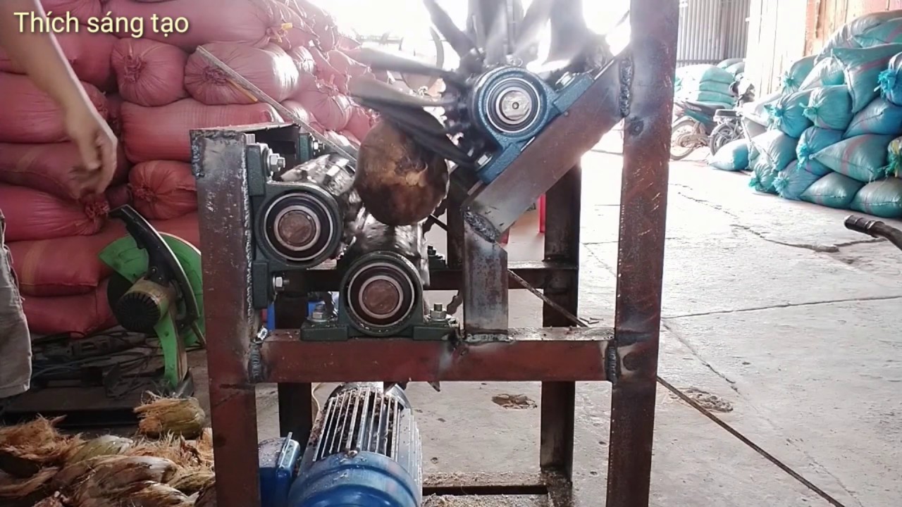 Cấu tạo và hoạt động của máy bóc vỏ dừa  - Operation of coconut peeling machine