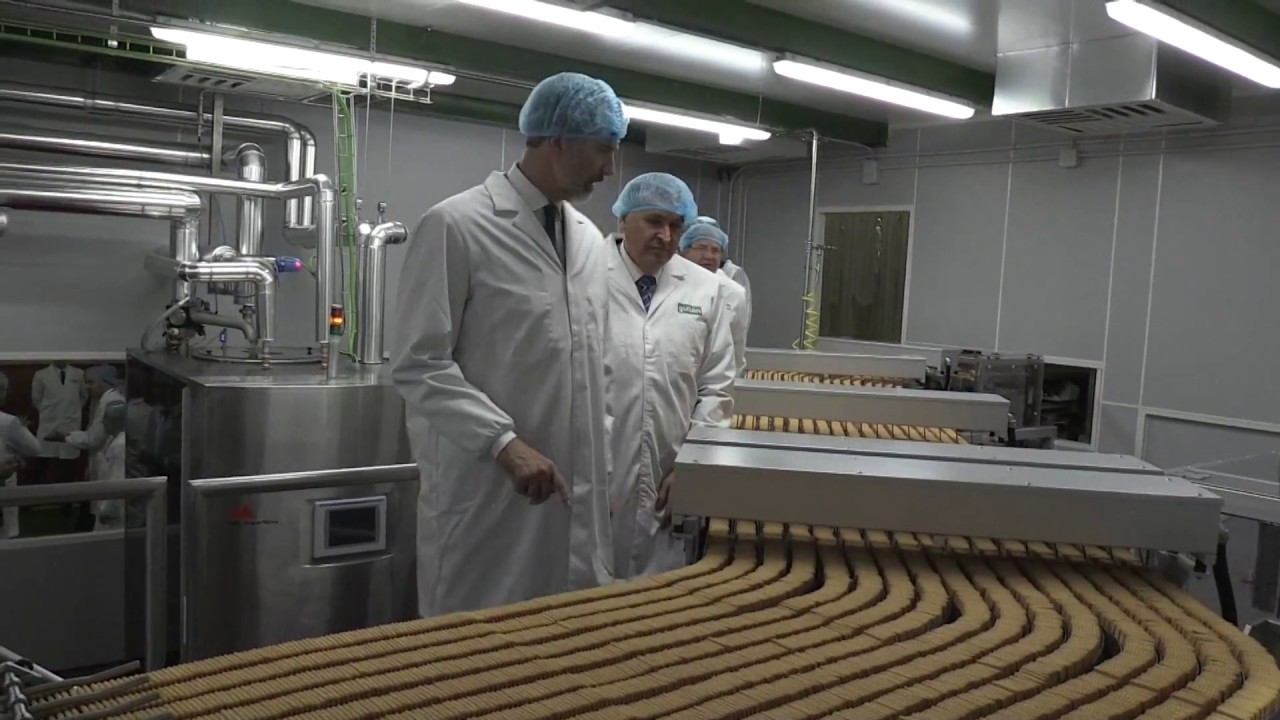 Recorrido de S.M. el Rey por la fábrica de Gullón en Aguilar de Campoo (Palencia)