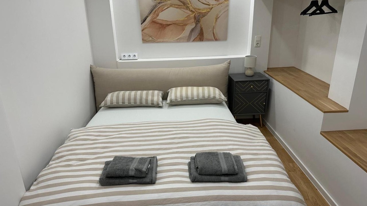 BLISS - Arbeitsplatz, Docking Station, Netflix | Wiesbaden, Germany | Hotel Review 🏨