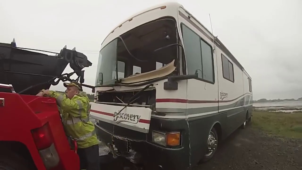 34 foot RV  Hookup and Tow On Wheel lift