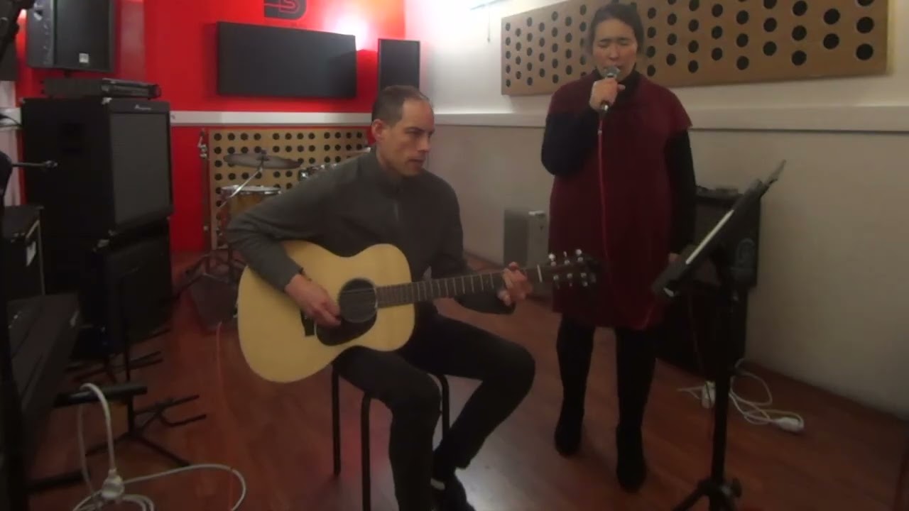 Behind Blue Eyes By Limp Bizkit - Acoustic Cover - Sorry For The Background Noise