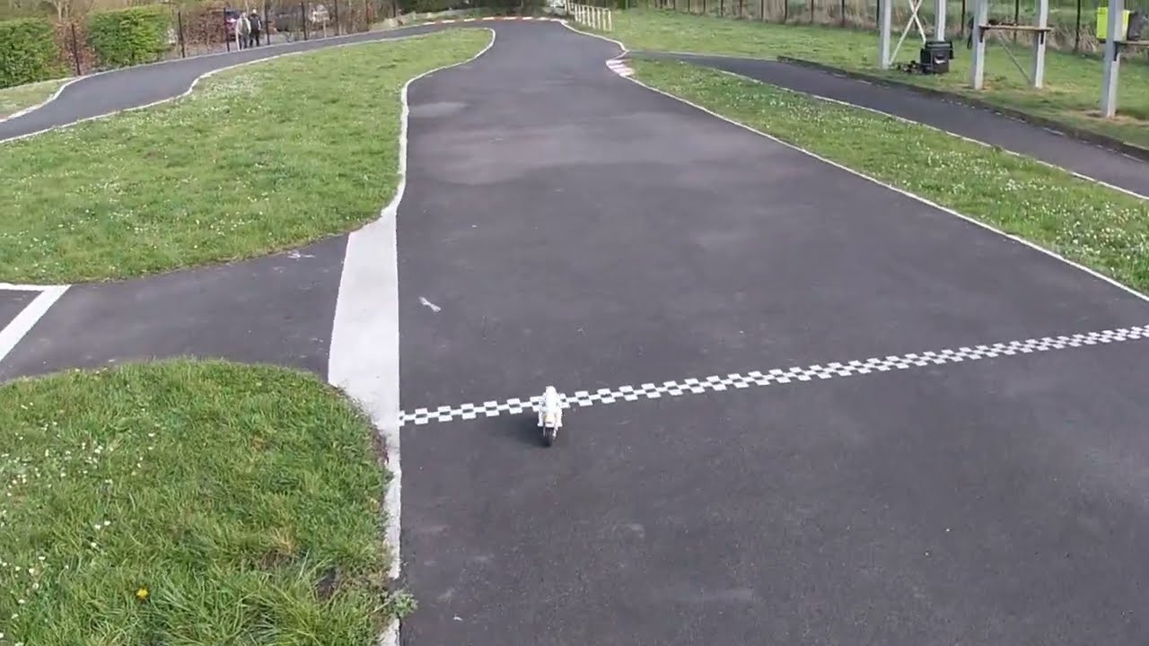 l'essai de la moto kyosho qui était très attendu Set dernier temps 😁