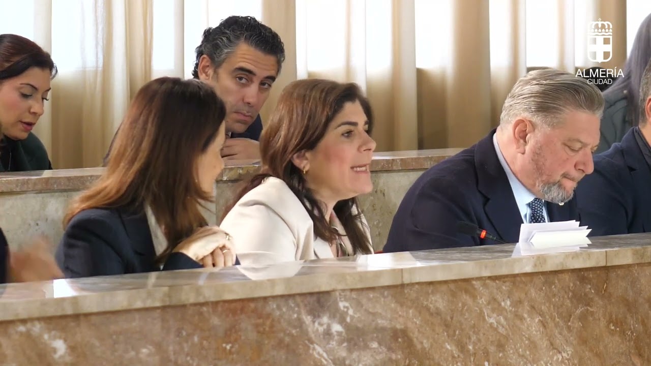 Vanesa Lara 'El Ayuntamiento se compromete a reabrir “en breve” la oficina periférica de Los Ángeles