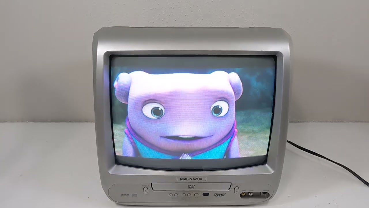 Magnavox CD130MW8 TV/DVD Combo — Tested! (Picture + DVD Demo)