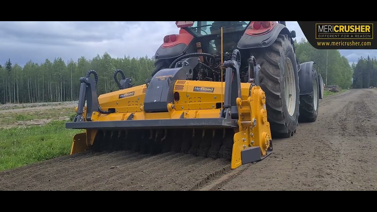 Gravel Road Rehabilitation with RC65-221 DTG | Screening Function Demo
