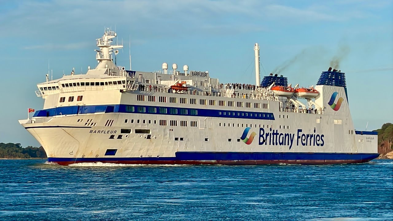 MV Barfleur Departs Poole, 25/10/25 .MOV
