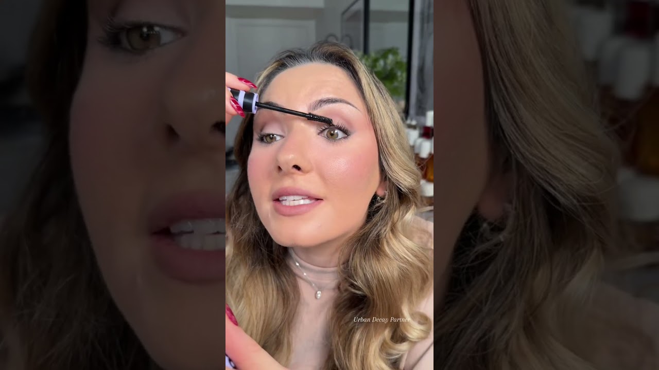 A new tubing mascara has entered the chat and it&rsquo;s GOOD 🙌🏻✨👀🖤 Decay Cosmetics just launched the