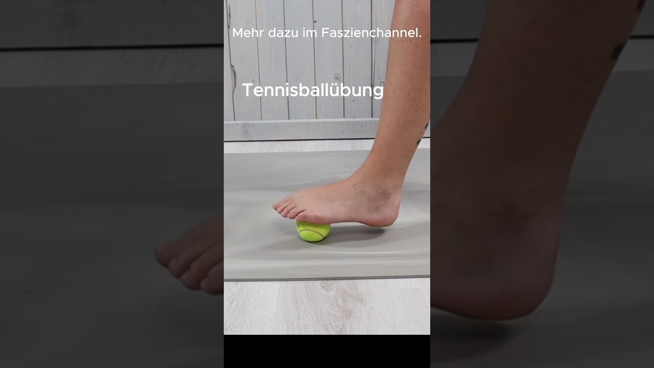 Tennisball&uuml;bung bei Fu&szlig;schmerzen