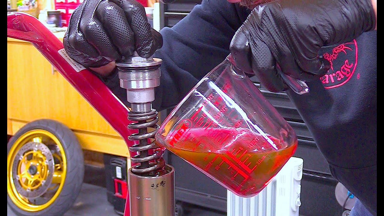 «Замена масла в вилке Kawasaki ZX-7R» (Проект преображения Streetfighter, день 6)