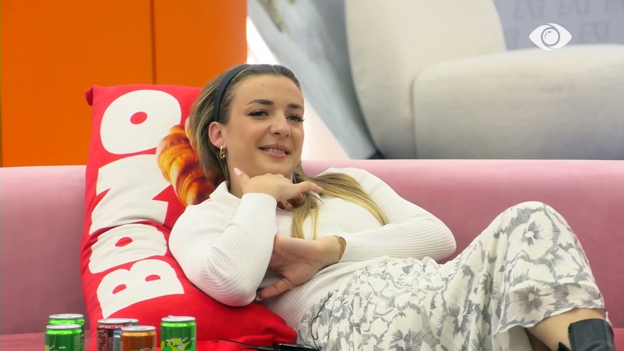 Banorët vijojnë të shohin spektaklin e humorit ‘Portokalli’ - Big Brother Albania VIP 5