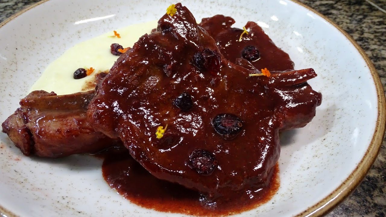 Chuletas de CERDO con salsa de moras