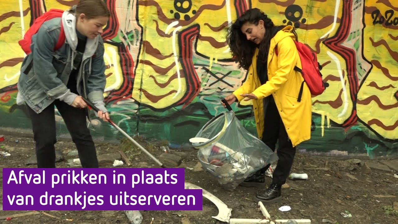 Deze mensen zijn het thuiszitten beu en gaan vrijwillig rotzooi opruimen
