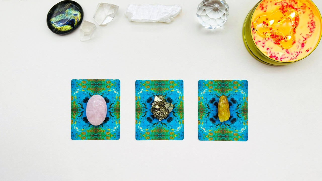 YES or NO •  Money / Career  • Pick a Card (Tarot Reading)