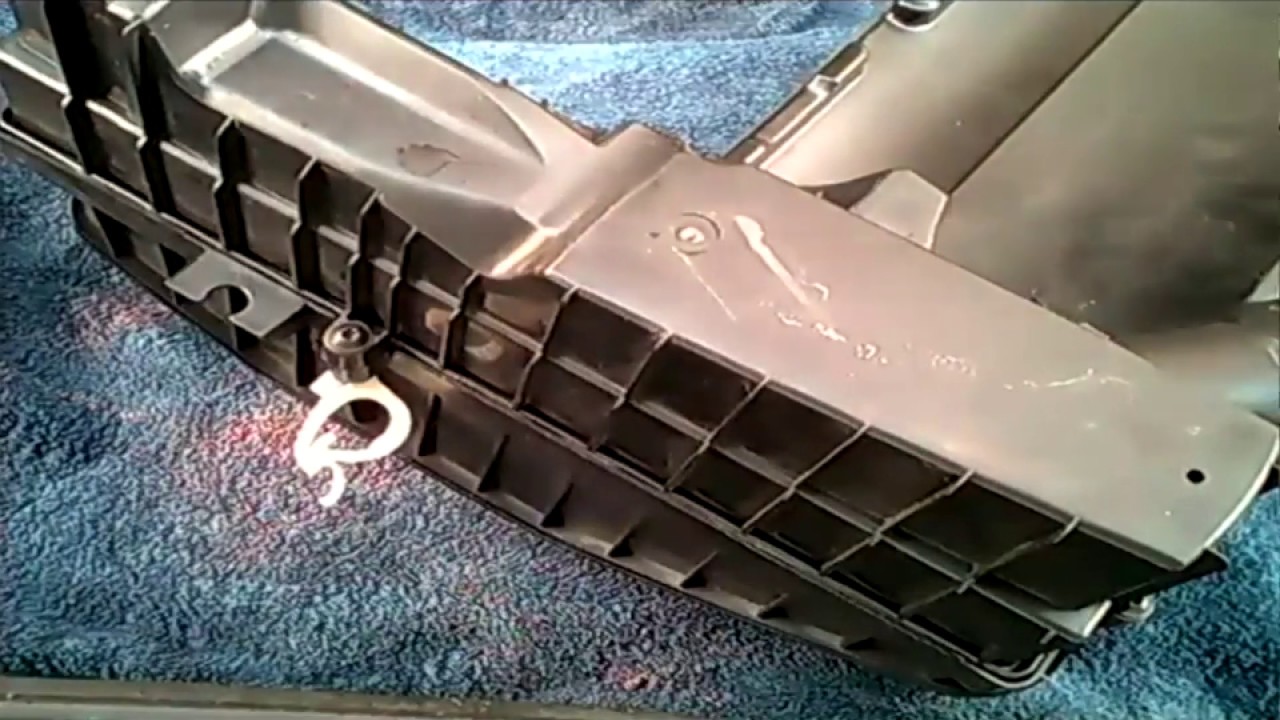 Wymiana filtru powietrza Dacia Sandero 2