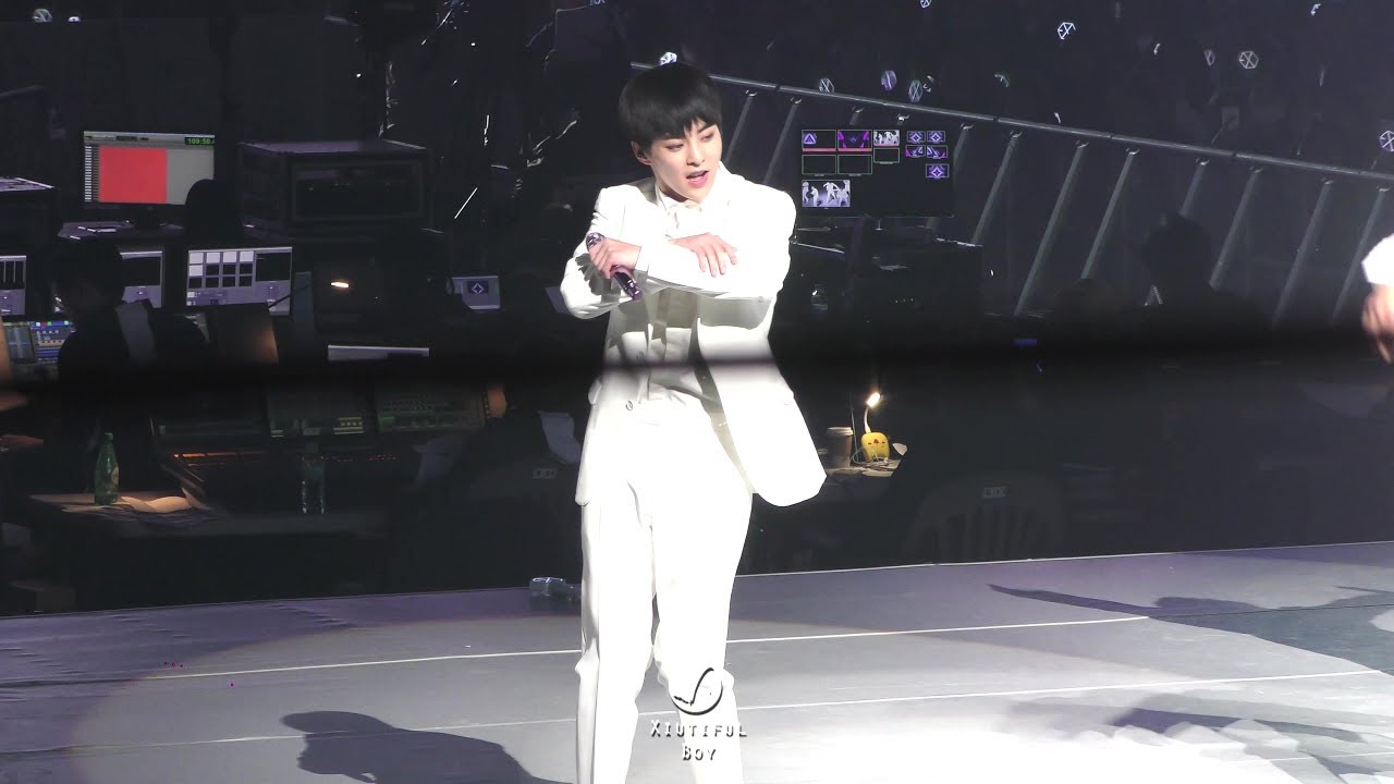 [4K]171125 The EℓyXiOn Lucky One XIUMIN 시우민 Focus.