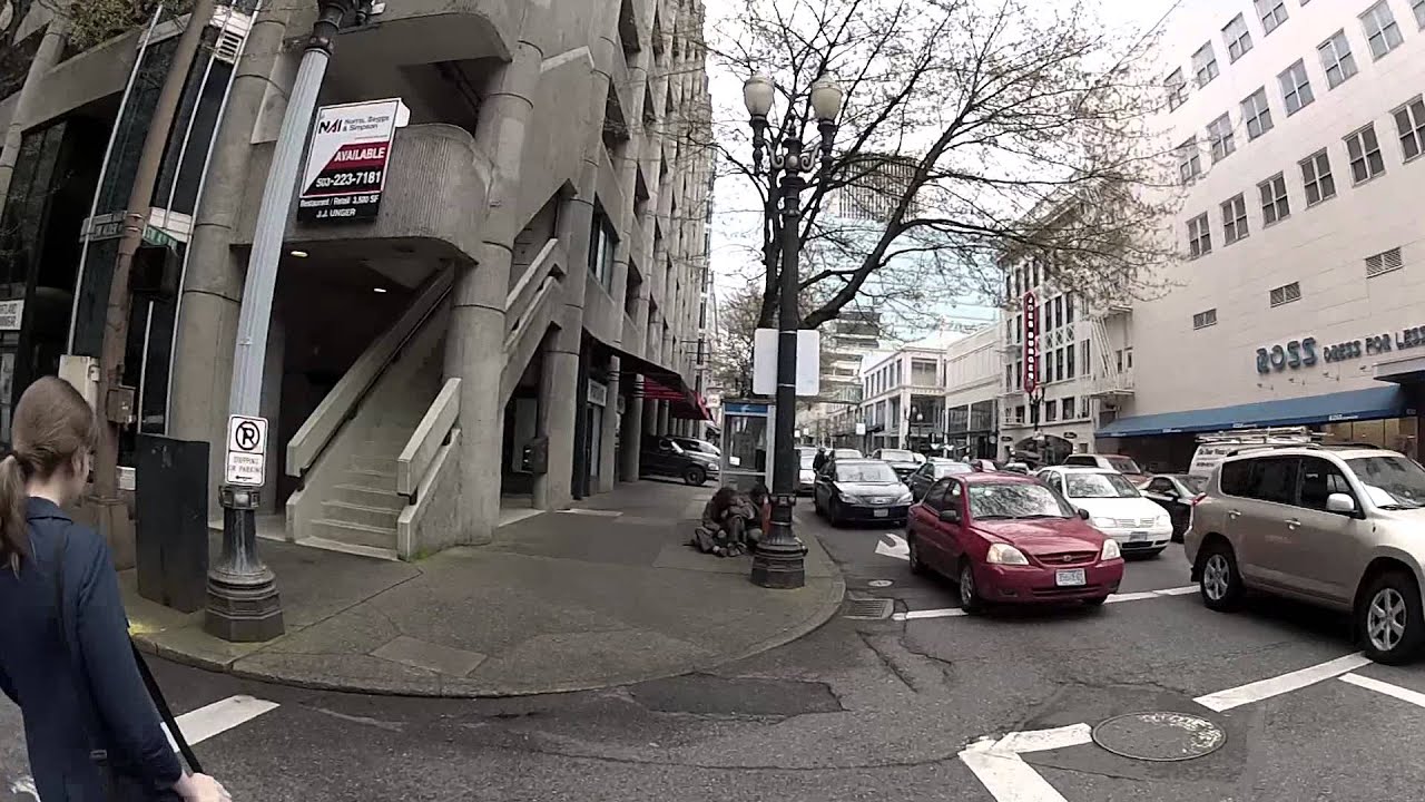 Portland, Oregon - 4/11/2013 [binaural audio - wear headphones for 3D effect]
