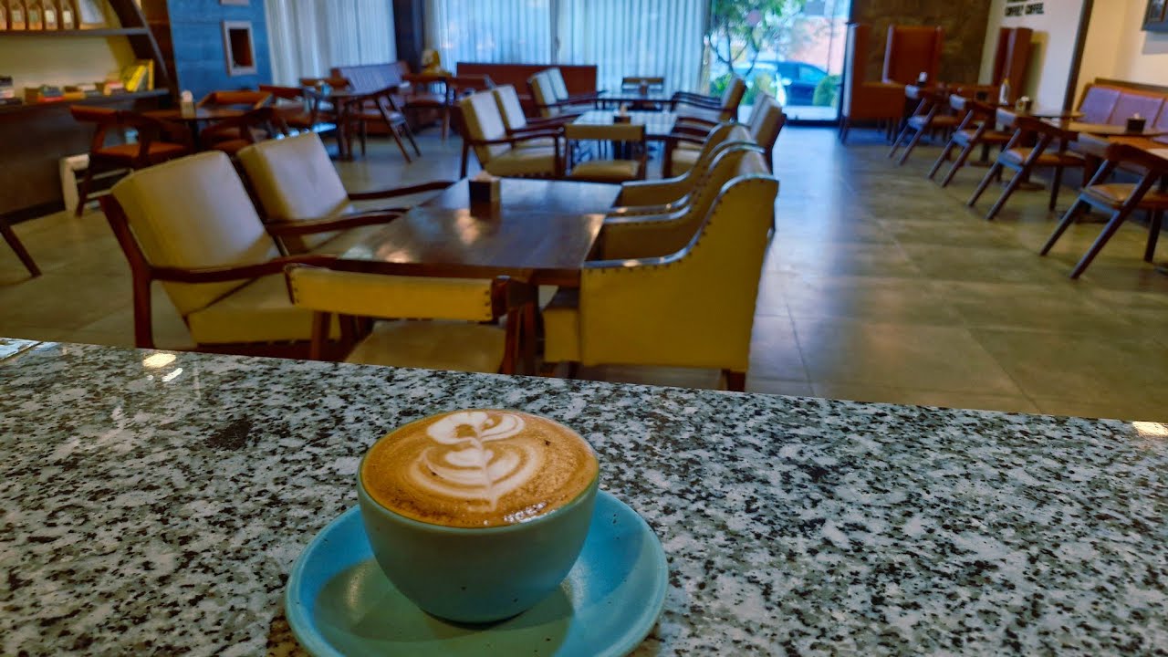 How to properly Rose 🌹 Latte art on a Breville espresso machine   ! Coffee  ! cappuccino  ! Latte 