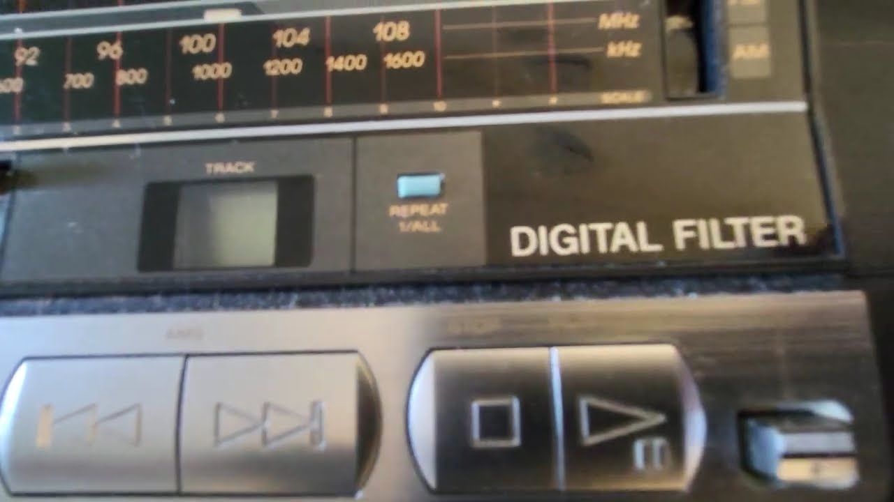SONY CFD-64 PORTABLE CD RADIO CASSETTE-CORDER AMAZING DEPENDABLE 1990 RETRO BOOMBOX.