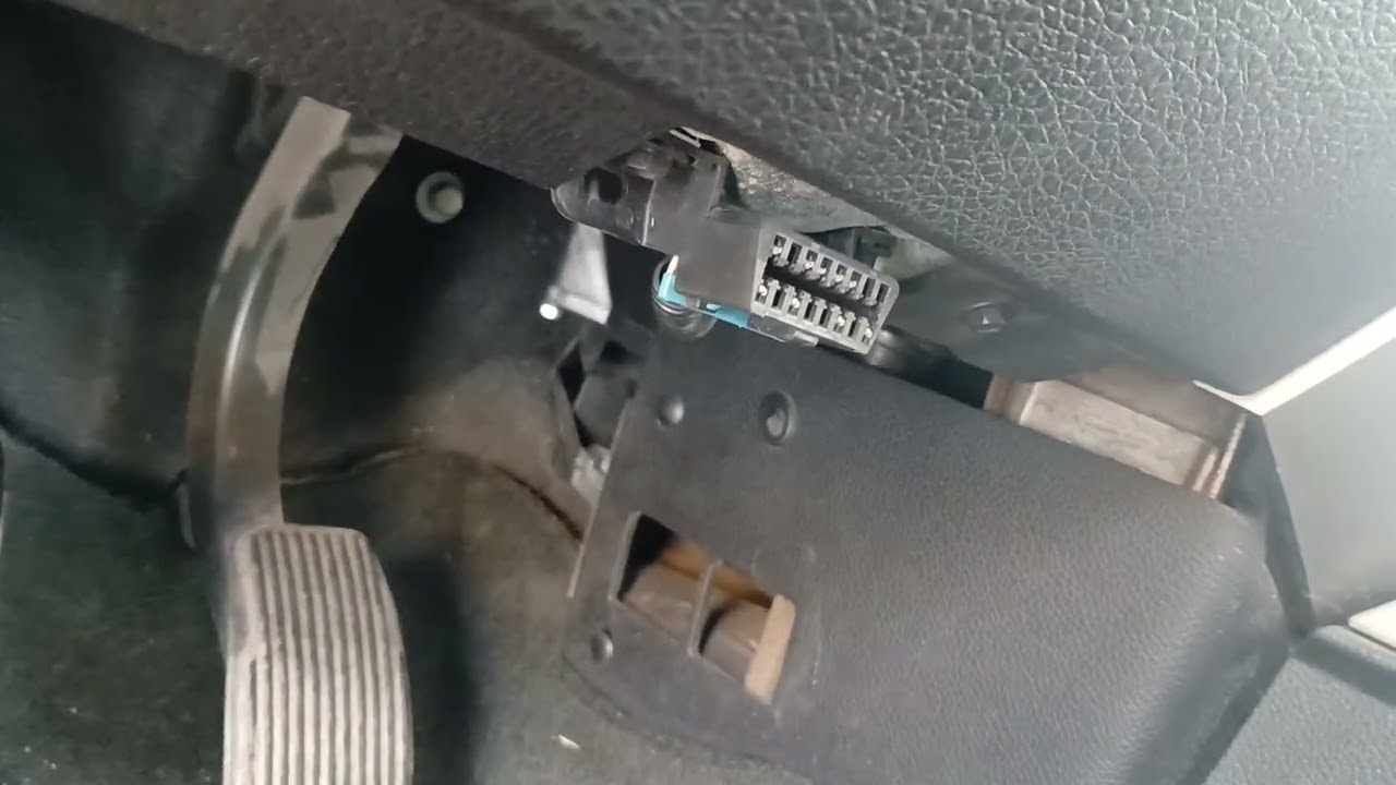 Где находится порт OBD2? – Ford Expedition (2007–2017) | Руководство по расположению диагностичес...