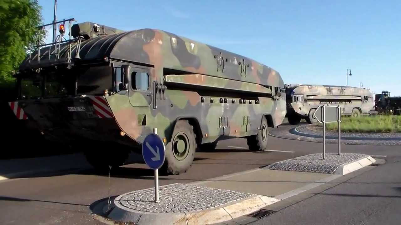 Bundeswehrkolonne 2./sPiBtl 130 Minden beim Elbehochwasser 2013 in Schönebeck