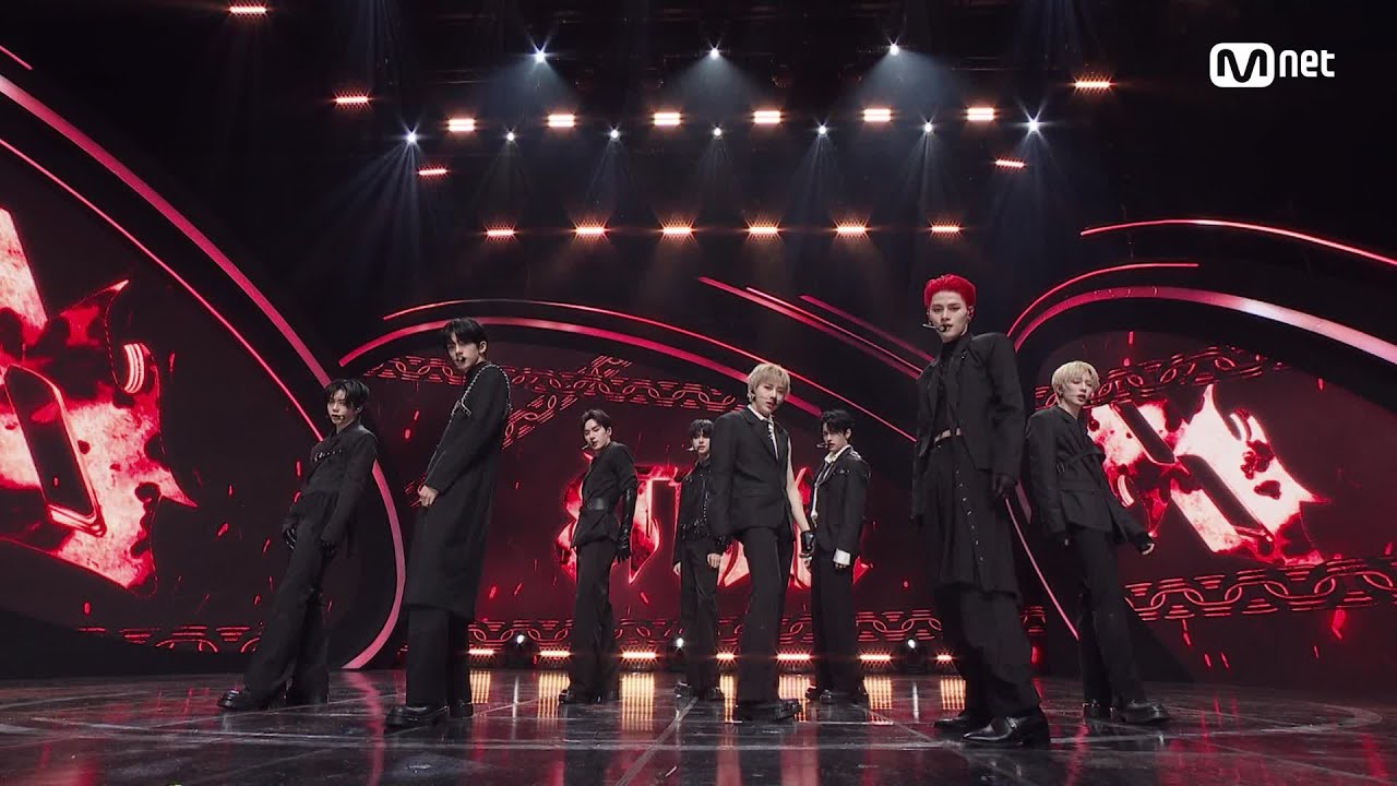 8TURN(에잇턴) - BRUISE(불씨) #엠카운트다운 EP.915 | Mnet 260205 방송