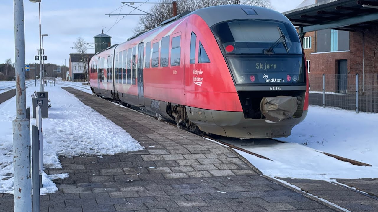 Kort tog video (MEST FRA SKJERN)