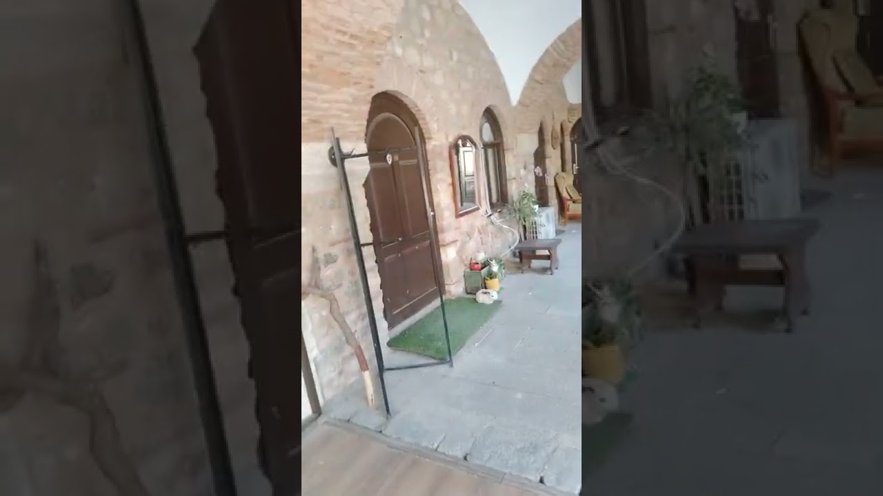 İzmir menemen  taş handaki gizemli Türbe TEZ VEREN DEDE.