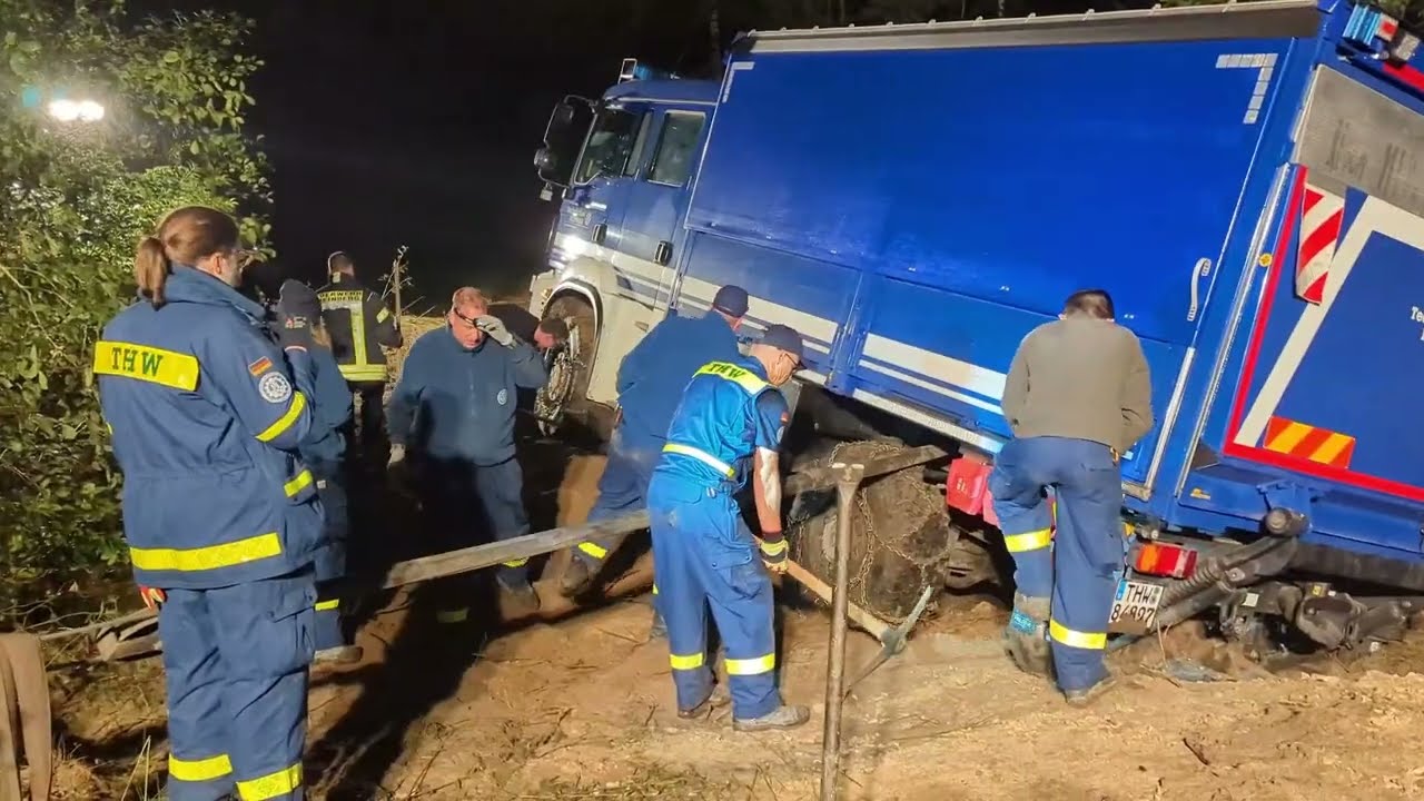 Allrad-Ausbildung von THW und Feuerwehr